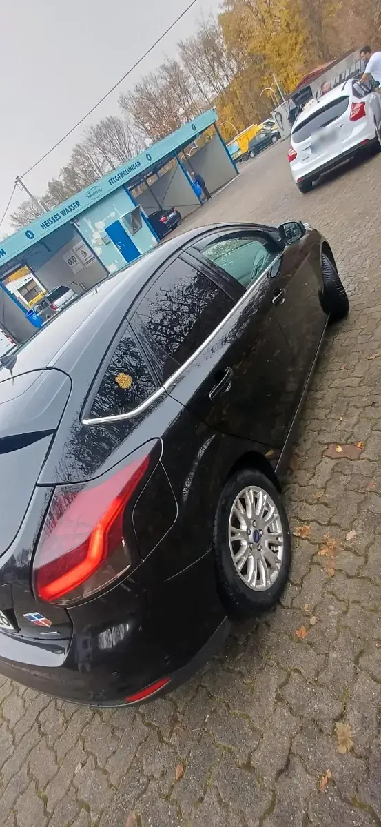 Gebraucht Ford Focus 150 PS (110 kW) 2012 Schwarz Kleinwagen