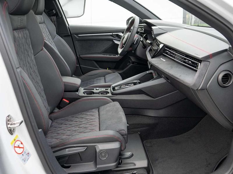 Gebraucht Audi A3 Ambiente 150 PS (110 kW) 2025 Gletscherweiß metallic Limousine