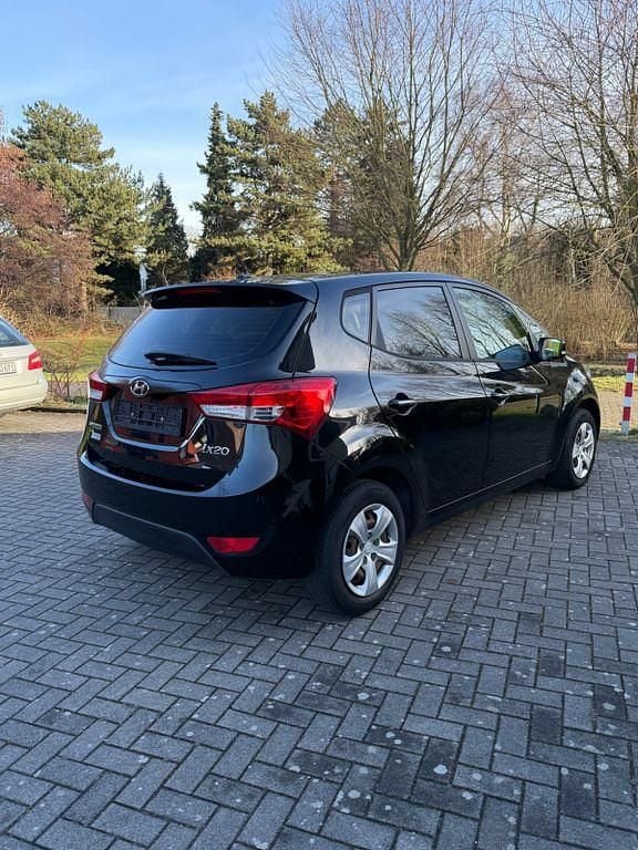 Gebraucht Hyundai ix20 Edition 90 PS (66 kW) 2013 Schwarz Kleinwagen