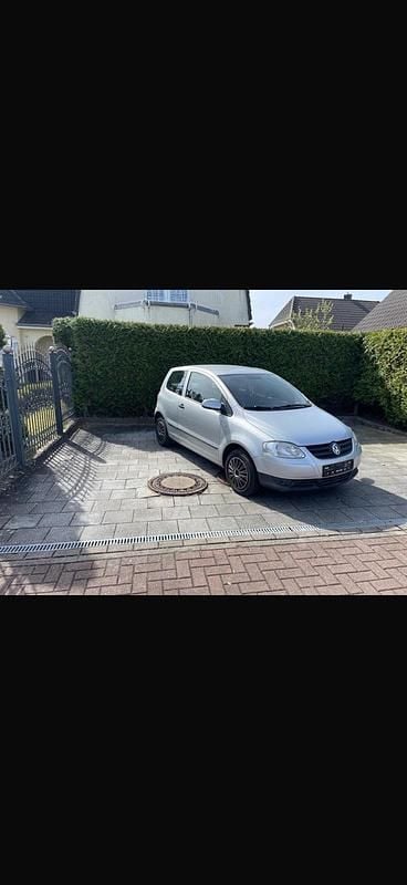 Second-hand VW Fox 69 CP (50 kW) 2005 Argintiu Hatchback
