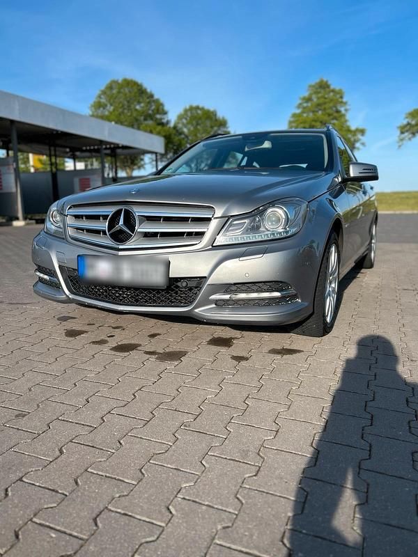 Gebraucht Mercedes C220 170 PS (125 kW) 2012 Grau Kombi