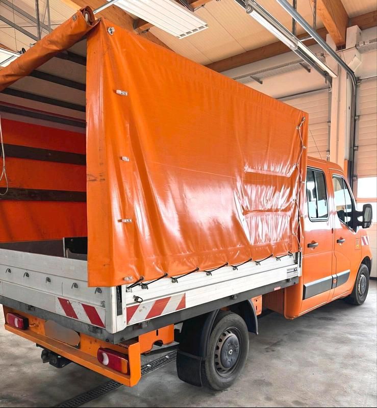 Usata Renault Master 125 CV (91 kW) 2013 Arancione Berlina