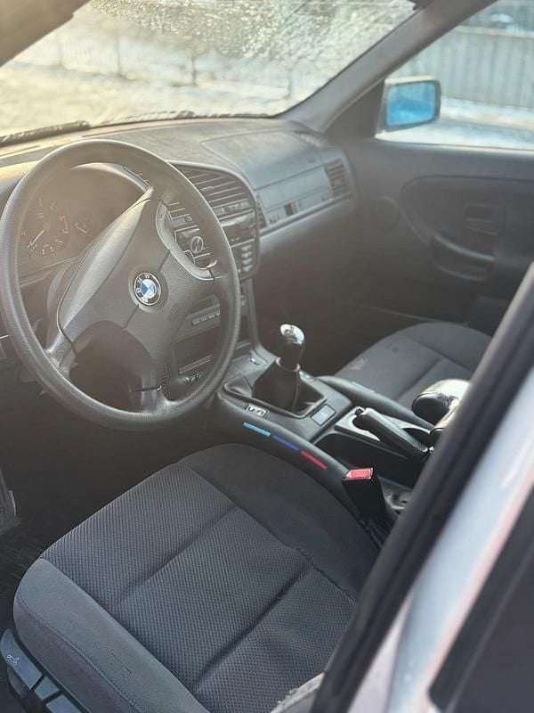 Gebraucht BMW 316 102 PS (75 kW) 1997 Silber Limousine