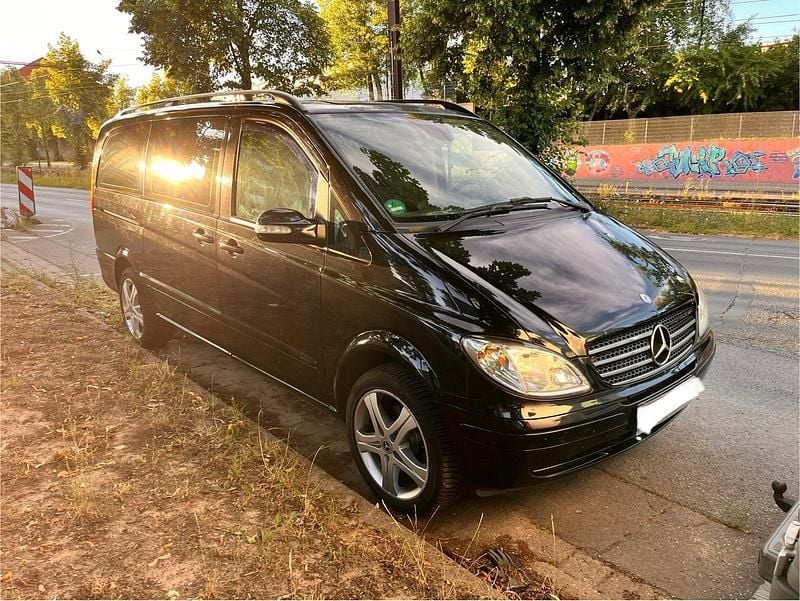 Schwarz Gebraucht 2009 Mercedes Viano Van / Kleinbus | 8.500 € (Etwas zu teuer) - Bild 1/4
