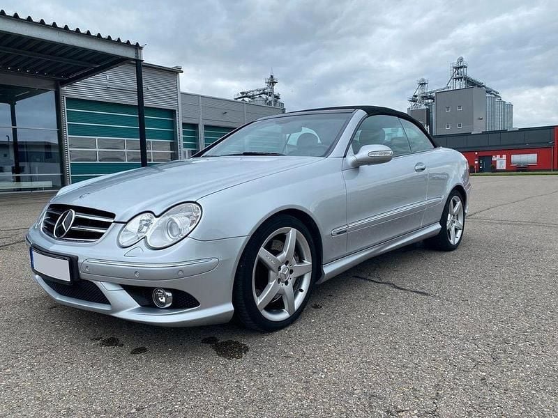Silber Gebraucht 2007 Mercedes CLK500 AMG Cabrio | 28.700 € - Bild 1/4