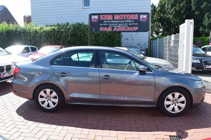 Gebraucht VW Jetta 140 PS (102 kW) 2011 Grau Limousine