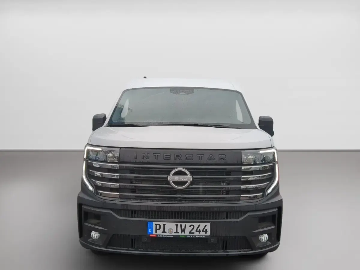 Gebraucht Nissan Interstar N-Connecta 150 PS (110 kW) 2025 Mineral white Van