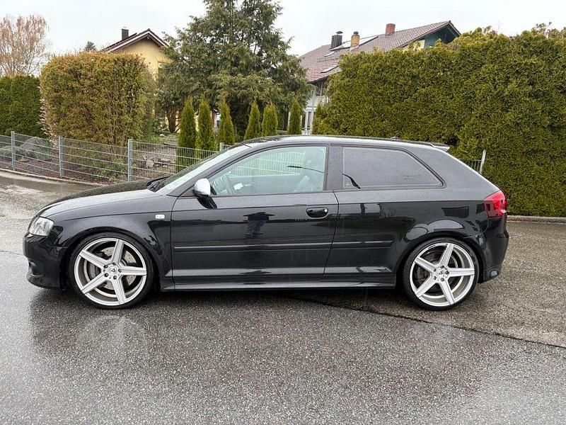 Gebraucht Audi S3 Design 265 PS (194 kW) 2007 Schwarz Kleinwagen