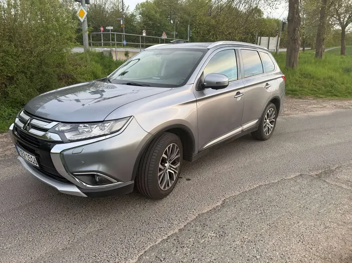 Gebraucht Mitsubishi Outlander 150 PS (110 kW) 2018 Grau SUV