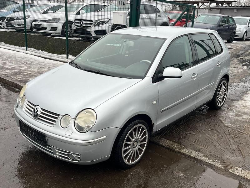 Gebraucht VW Polo Highline 75 PS (55 kW) 2002 Silber Kleinwagen