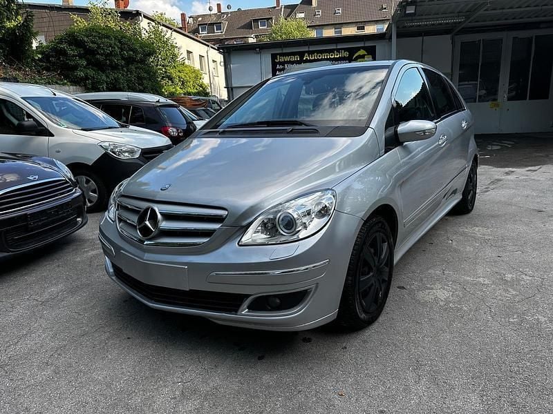 Silber Gebraucht 2006 Mercedes B200 Van / Kleinbus | 5.490 € (Fairer Preis) - Bild 1/4