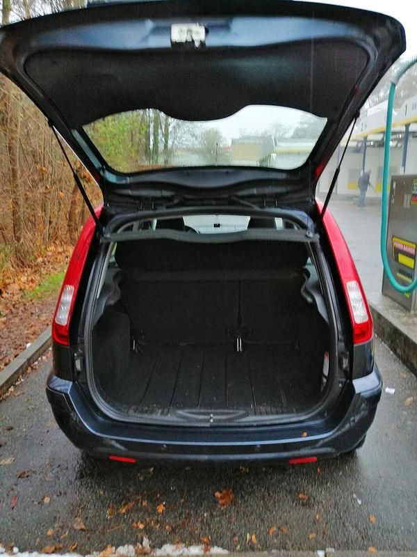 Grau Gebraucht 2009 Ford Fusion Limousine | 4.700 € (Fairer Preis) - Bild 1/4