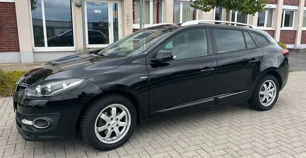 Gebraucht Renault Mégane III LIMITED 110 PS (80 kW) 2015 Schwarz Limousine