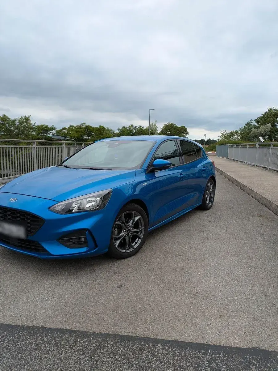 Gebraucht Ford Focus ST-Line 125 PS (91 kW) 2019 Blau Limousine
