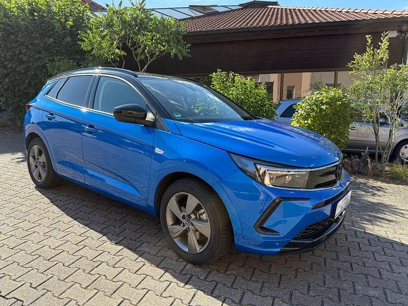 Blau Gebraucht 2024 Opel Grandland X GSe SUV | 34.900 € (Teuer) - Bild 1/4