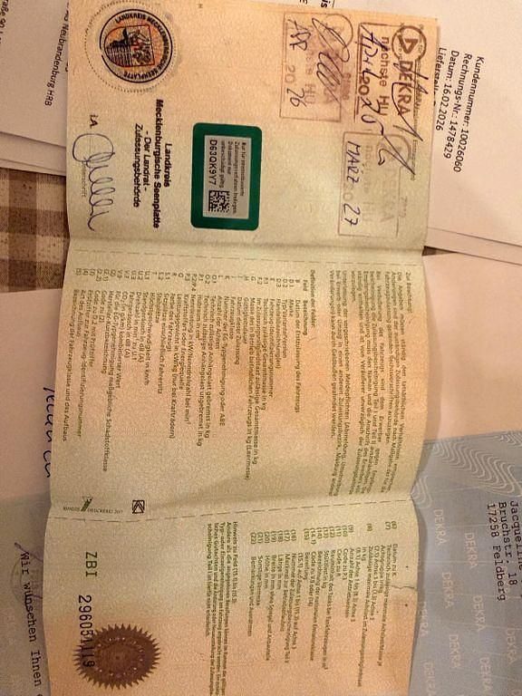 Gebraucht VW Caddy Dark Label 102 PS (75 kW) 2023 Grau Van / Kleinbus