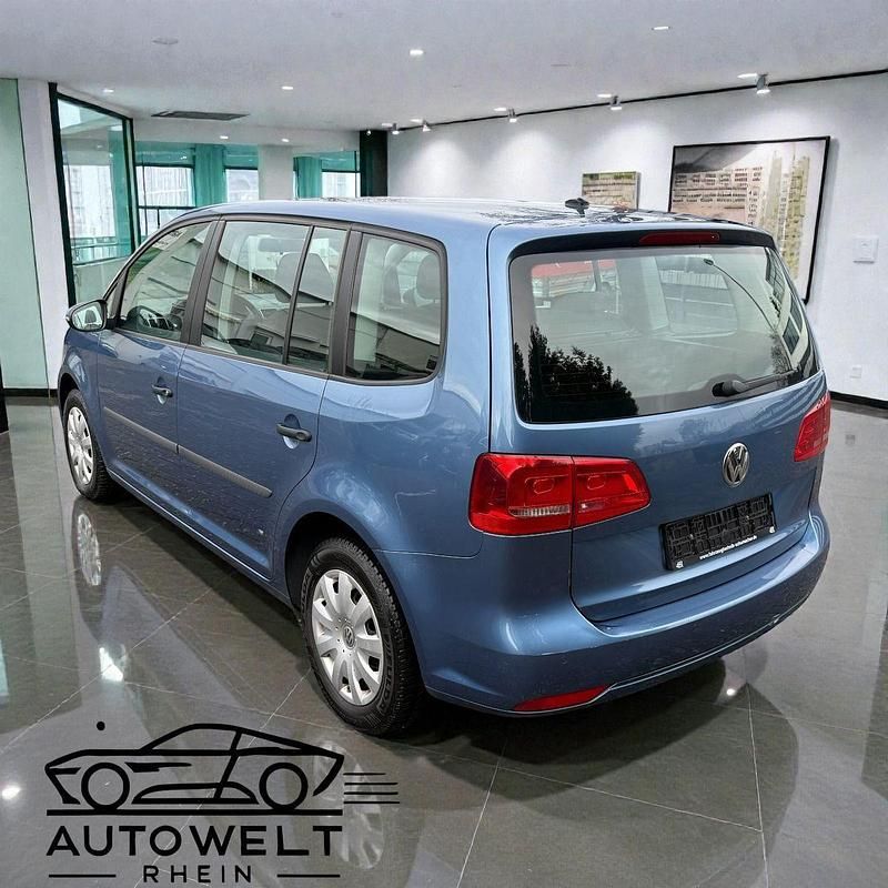 Gebraucht VW Touran Trendline 105 PS (77 kW) 2012 Blau Van / Kleinbus