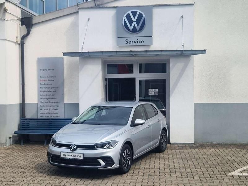 Reflexsilber Neu 2024 VW Polo Life Kleinwagen | 23.470 € (Fairer Preis) - Bild 1/4