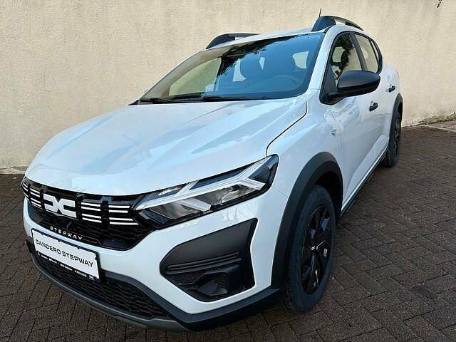 Weiß Gebraucht 2022 Dacia Sandero Essentiel Kleinwagen | 16.495 € (Fairer Preis) - Bild 1/2