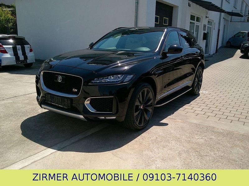 Schwarz Gebraucht 2017 Jaguar F-Pace First Edition SUV | 14.990 € (Fairer Preis) - Bild 1/4