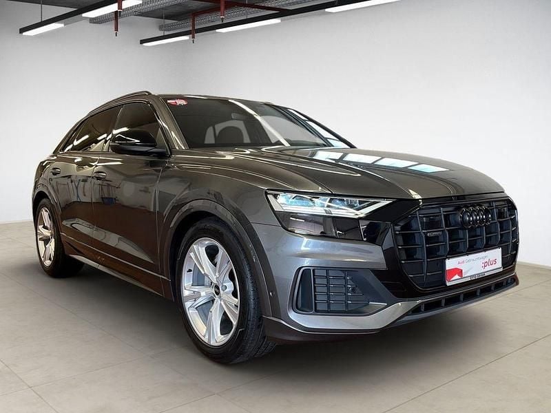 Gebraucht Audi Q8 Ambiente 286 PS (210 kW) 2022 Samuraigrau metallic SUV