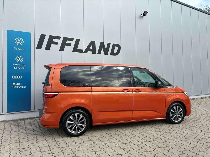 Gebraucht VW Multivan Energetic 218 PS (160 kW) 2022 Energetic orange metallic Van