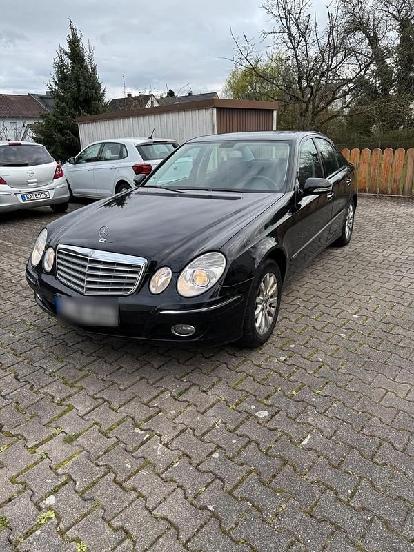 Gebraucht Mercedes E220 170 PS (125 kW) 2006 Schwarz Limousine