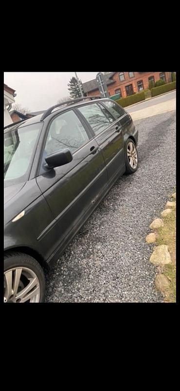 Second-hand BMW 318 143 CP (105 kW) 2002 Negru Break