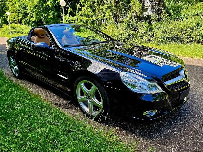 Gebraucht Mercedes SL300 231 PS (169 kW) 2010 Schwarz Cabrio