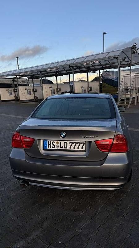Gebraucht BMW 320 Sport Line 245 PS (180 kW) 2011 Grau Limousine
