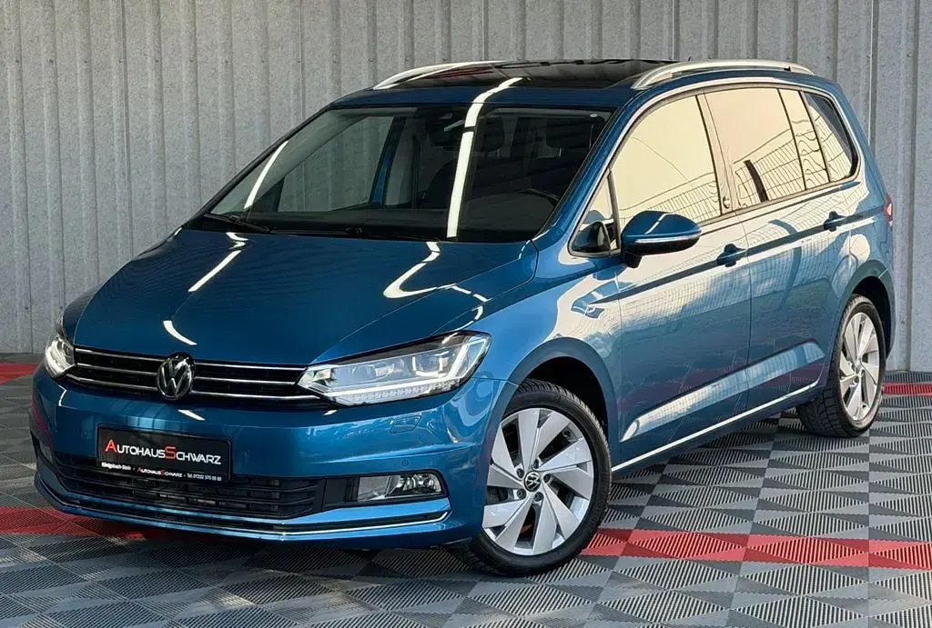 Gebraucht VW Touran Sound 150 PS (110 kW) 2017 Caribbean blue metallic Van / Kleinbus