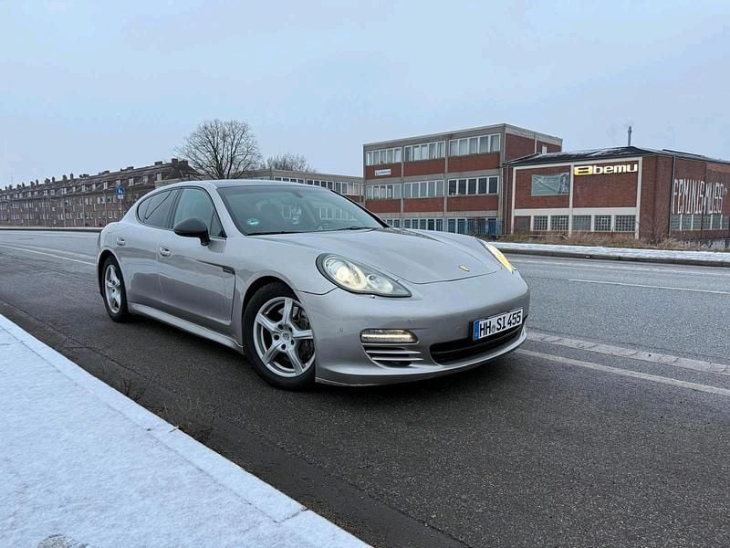 Gebraucht Porsche Panamera 300 PS (220 kW) 2010 Silber Limousine