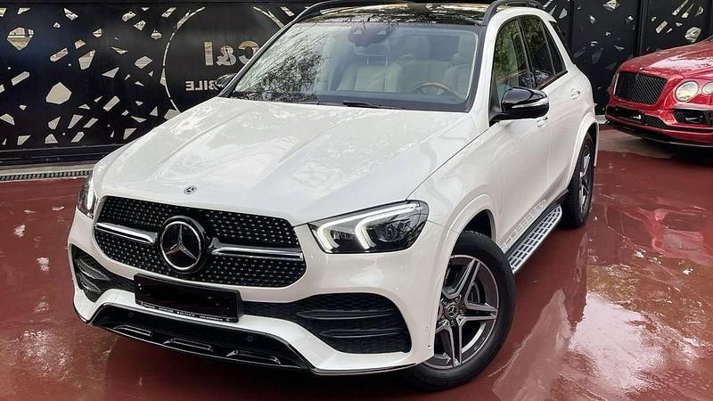 Weiß Gebraucht 2021 Mercedes GLE300 AMG SUV | 65.986 € (Teuer) - Bild 1/4