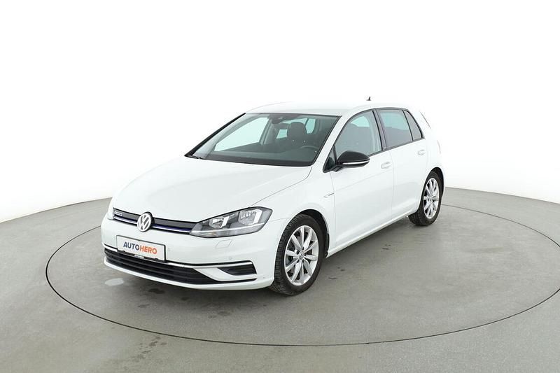 Weiß Gebraucht 2019 VW Golf VII IQ Drive Limousine | 18.490 € (Fairer Preis) - Bild 1/3