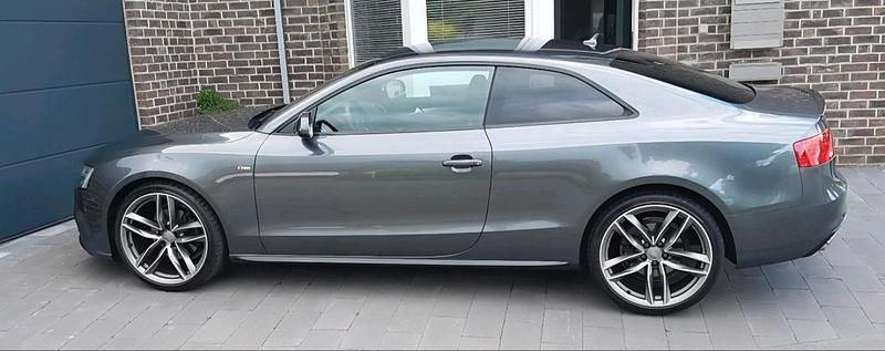 Grau Gebraucht 2018 Audi A5 S-Line Coupé | 16.799 € (Superpreis) - Bild 1/4