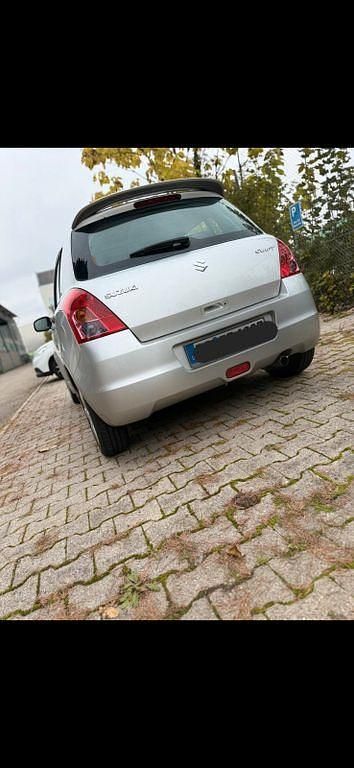 Gebraucht Suzuki Swift Comfort 92 PS (67 kW) 2009 Silber Kleinwagen