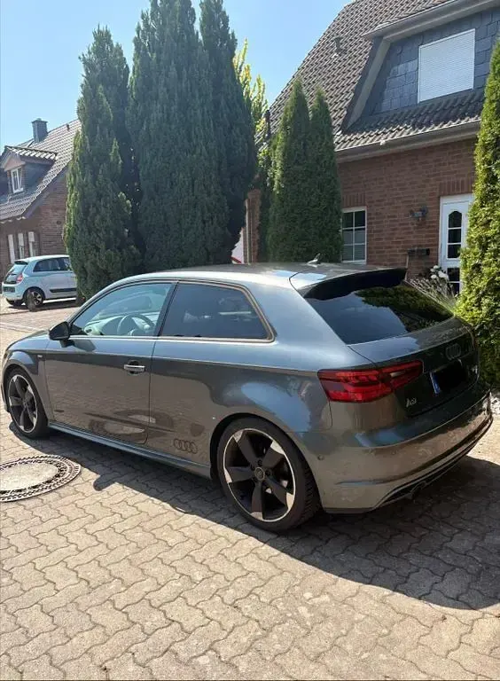 Gebraucht Audi A3 S-Line 110 PS (80 kW) 2015 Grau Limousine