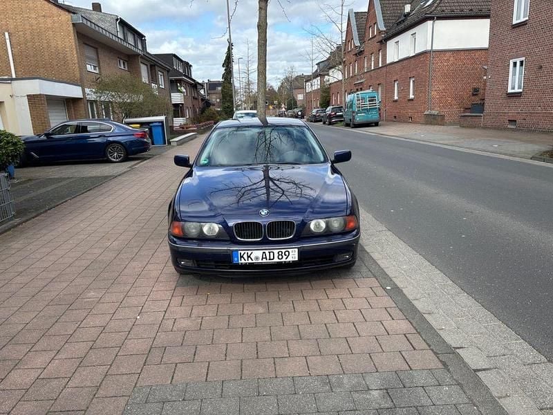 Gebraucht BMW 528 193 PS (141 kW) 1998 Blau Limousine