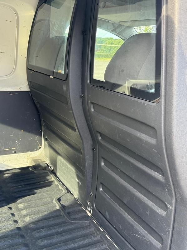 Second-hand VW Caddy 140 CP (102 kW) 2014 Alb Monovolum