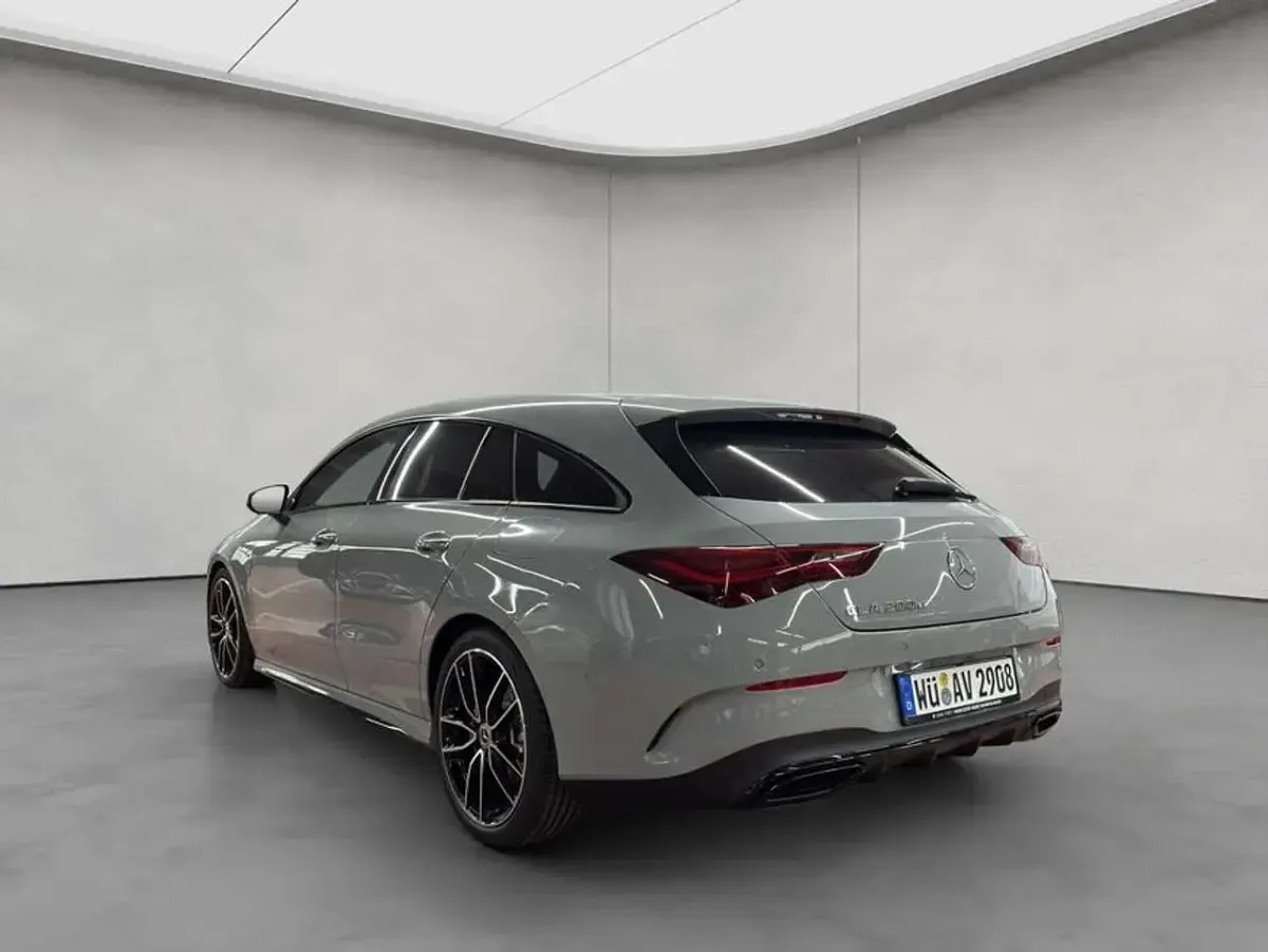 Gebraucht Mercedes CLA200 AMG 150 PS (110 kW) 2026 Manufaktur alpingrau uni Kombi