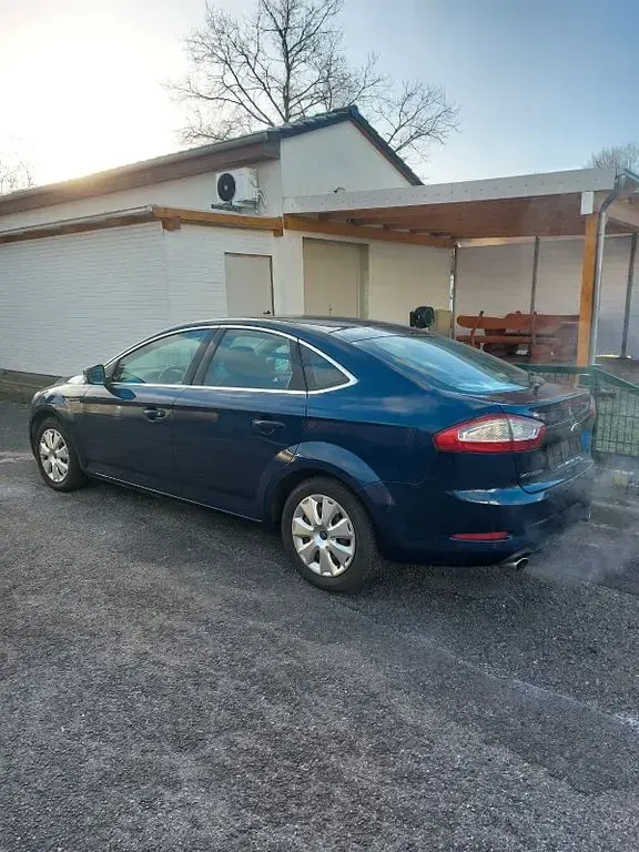 Gebraucht Ford Mondeo Titanium 203 PS (149 kW) 2012 Blau Limousine