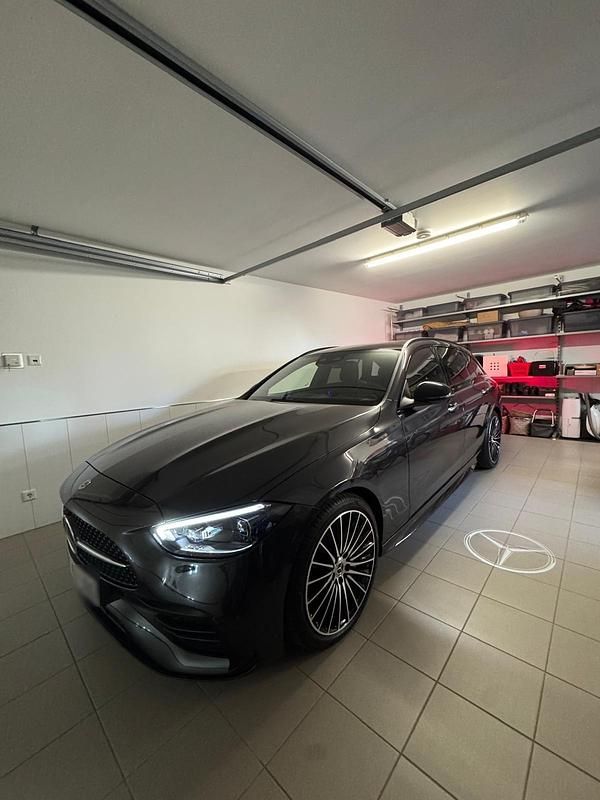 Gebraucht Mercedes C300 AMG 258 PS (189 kW) 2024 Grau Kombi
