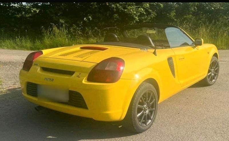 Gebraucht Toyota MR2 140 PS (102 kW) 2001 Gelb Cabrio
