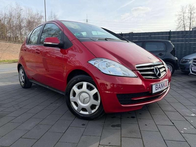 Jupiterrot unilack Gebraucht 2011 Mercedes A180 Kleinwagen | 4.550 € (Guter Preis) - Bild 1/3