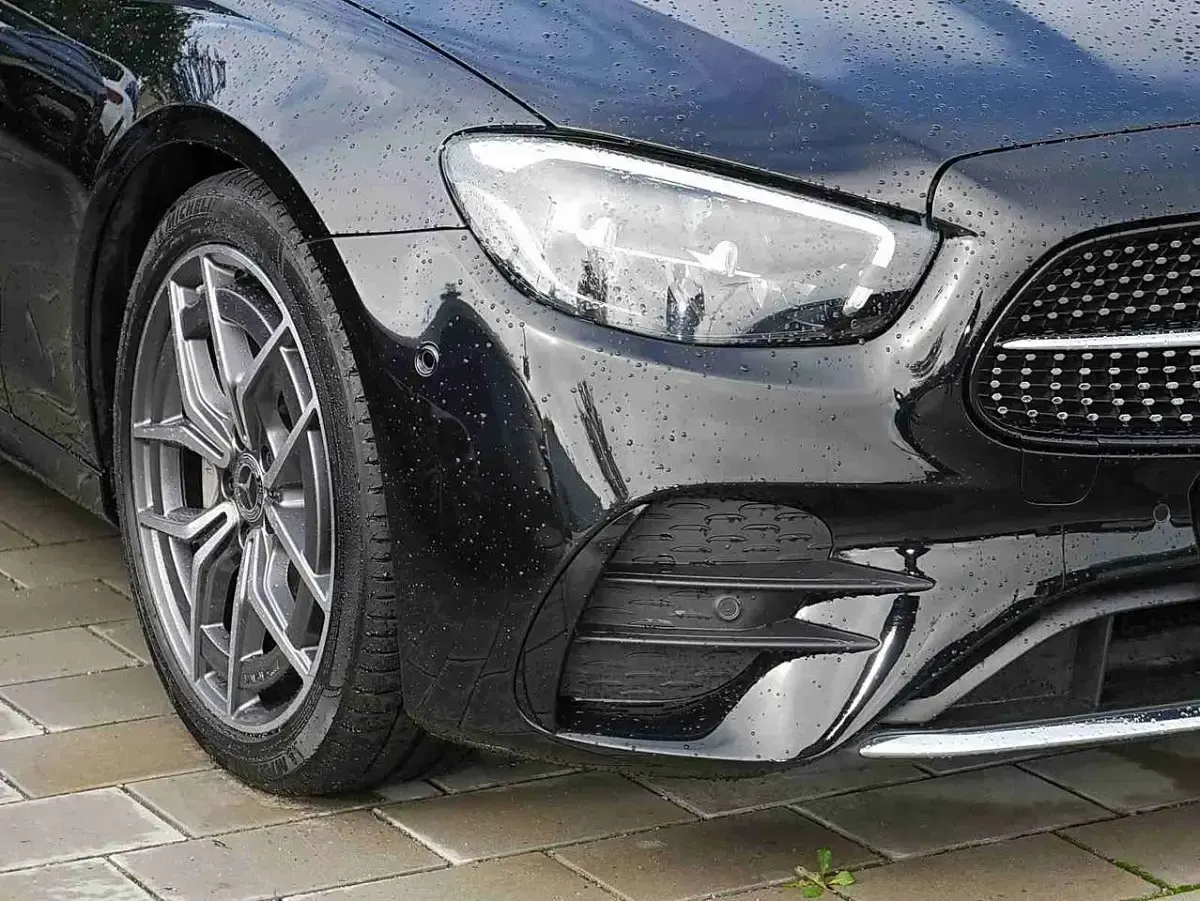 Gebraucht Mercedes E200 AMG 197 PS (144 kW) 2023 Unilack schwarz Kombi