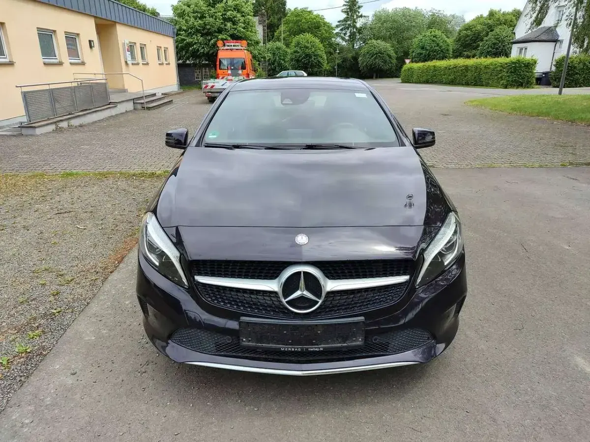 Gebraucht Mercedes A220 184 PS (135 kW) 2015 Nordlichtviolett  metallic Kleinwagen