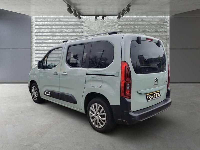Gebraucht Citroën Berlingo Shine 131 PS (96 kW) 2019 Farbe grun devon/typ aussenver Van / Kleinbus