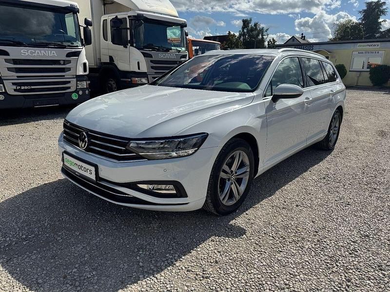 Weiß Gebraucht 2021 VW Passat Business Kombi | 17.990 € (Superpreis) - Bild 1/4