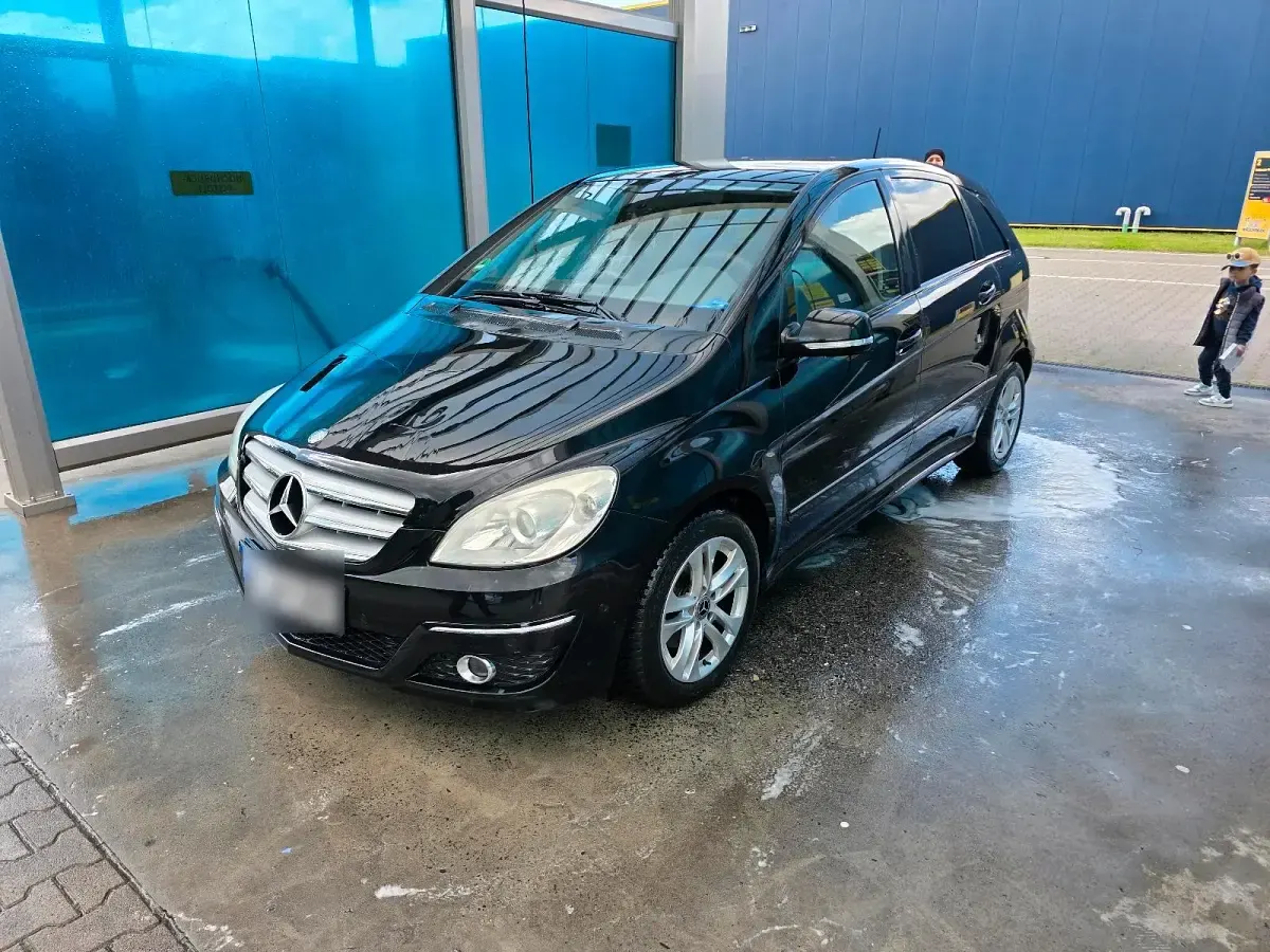 Gebraucht Mercedes B180 109 PS (80 kW) 2008 Schwarz Van / Kleinbus