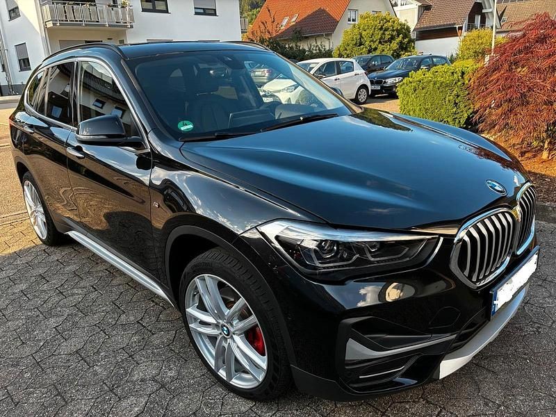 Schwarz Gebraucht 2019 BMW X1 xLine SUV | 22.500 € (Fairer Preis) - Bild 1/4